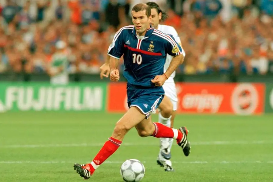 A "golden goal" brought joy for France in Rotterdam, look back at the 2000 finals.