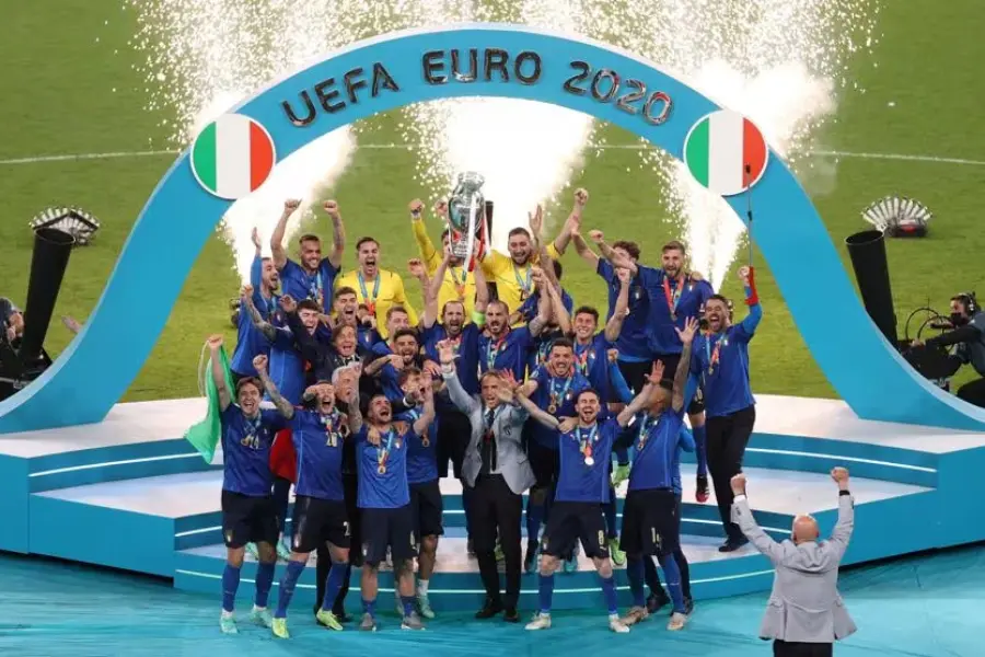 Italy upstaged England in the final shoot-out in London.