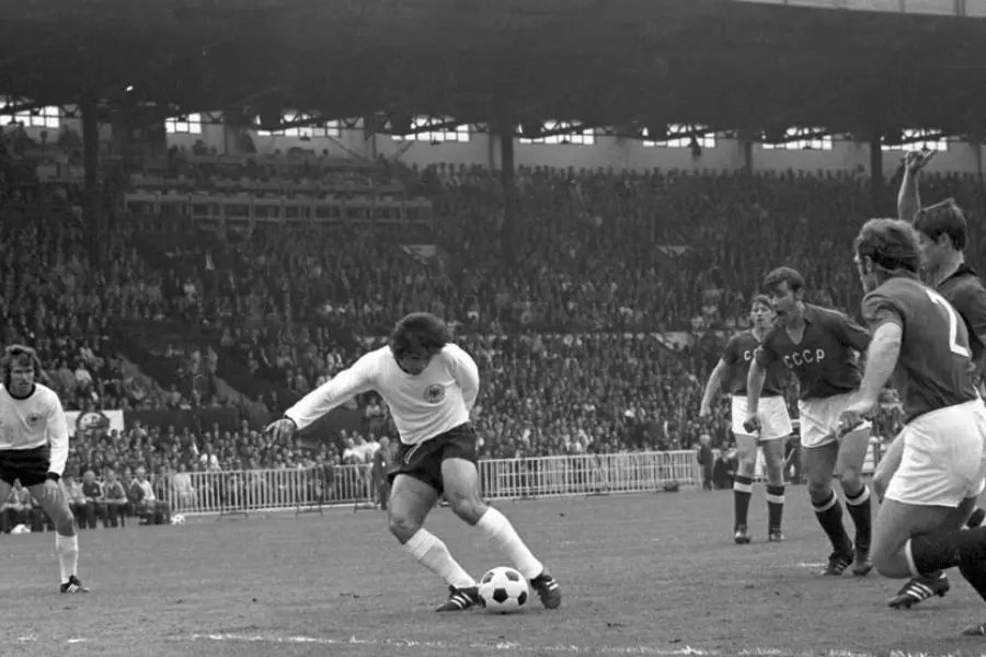 Gerd Muller hit four in West Germany's finals success; UEFA.com looks back in awe.